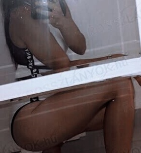 Petra 303943921  profilképe