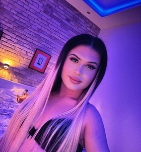 Karla 307312542  profilképe