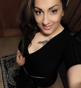 Nikoletta 303804364 profilkép